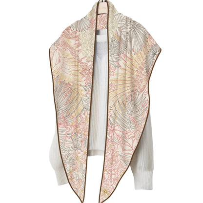 Triangle Wrap – Silk & Cashmere Blend, Oversized Fit